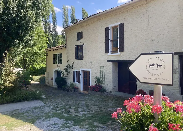 Les Deux Chevaux Chambres d’Hôtes